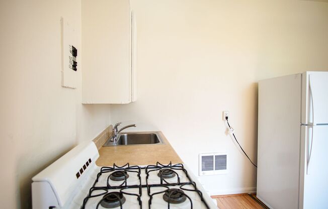 Studio, 1 bath, $1,025, Unit 211