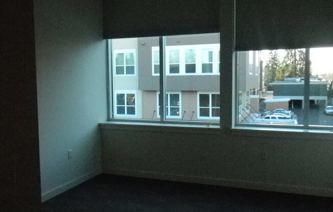 2 beds, 1 bath, $1,595, Unit 1165 Willamette St #1