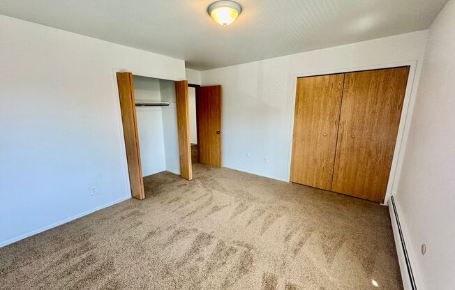 2 beds, 1 bath, 900 sqft, $1,295, Unit 26