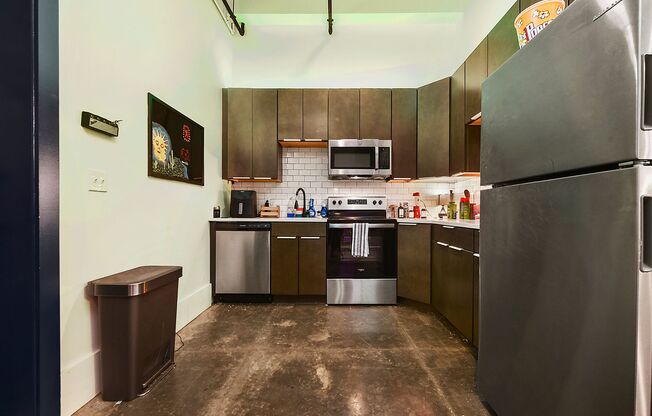 1 bed, 1 bath, 400 sqft, $1,350, Unit Schwab Industrial-001