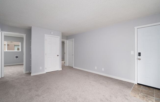 2 beds, 1 bath, 732 sqft, $1,595, Unit 26