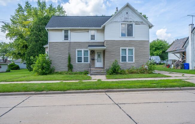 1111 Oviatt St, Kaukauna