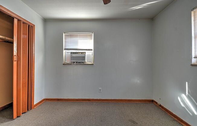 2 beds, 1 bath, $750