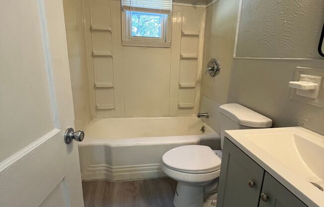 2 beds, 1 bath, $1,050