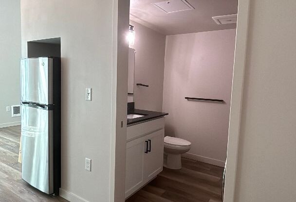 Studio, 1 bath, 275 sqft, $1,155, Unit 102 **