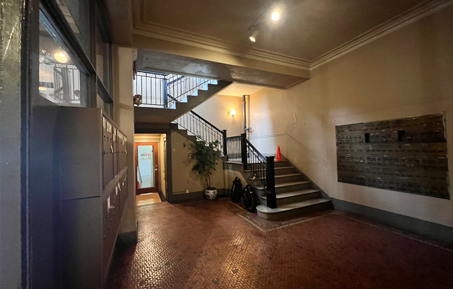 Studio, 1 bath, 440 sqft, $865, Unit 711