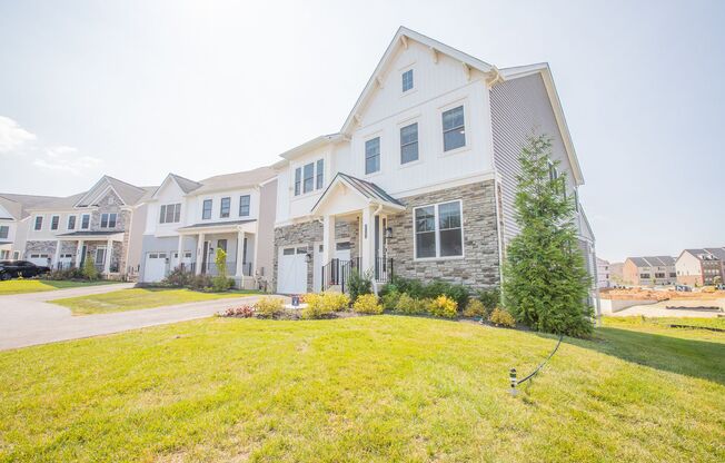 Stunning 5 BR/5 BA Single-Family Home in Ellicott City!