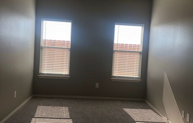 3 beds, 2 baths, 1,500 sqft, $1,350, Unit A