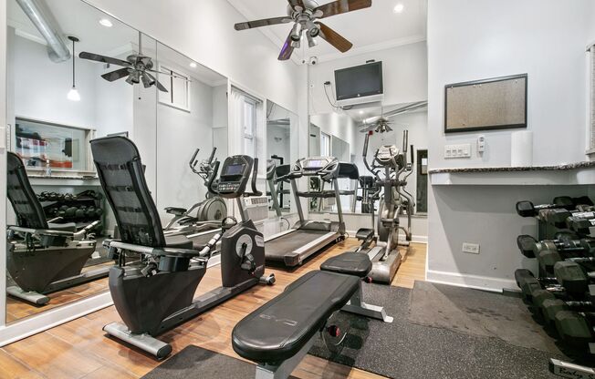2 beds, 1 bath, 759 sqft, $2,400, Unit 201