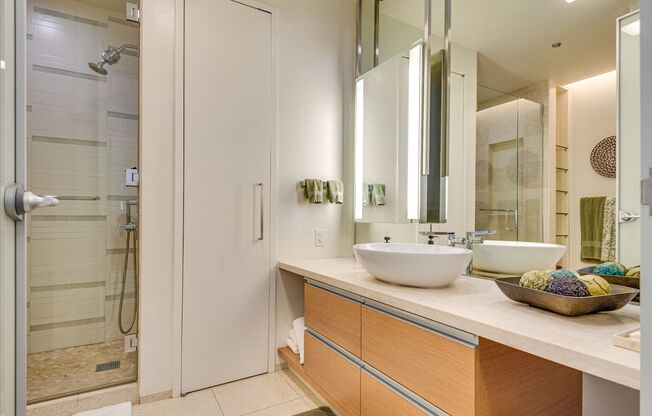 Studio, 1 bath, $1,900