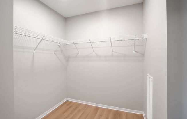 1 bed, 1 bath, 635 sqft, $1,375, Unit 1409