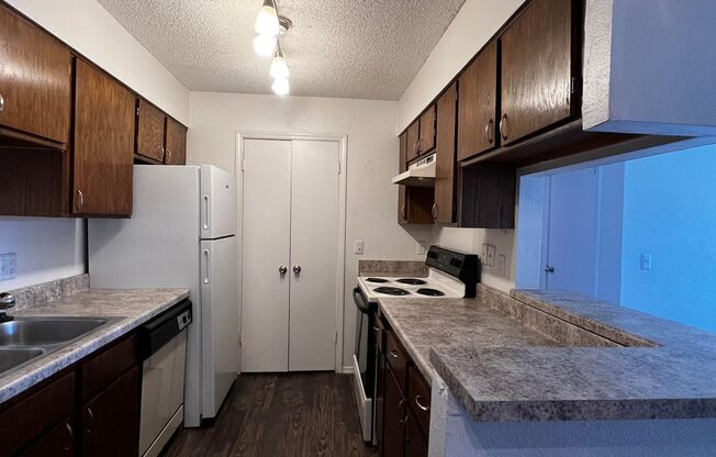 1 bed, 1 bath, 759 sqft, $749