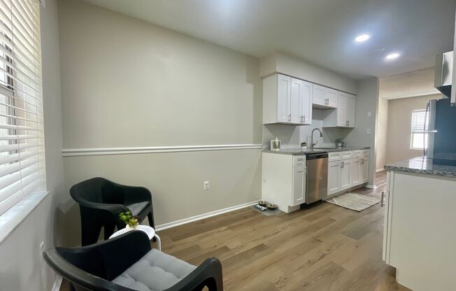 2 beds, 1.5 baths, 846 sqft, $1,499, Unit 208