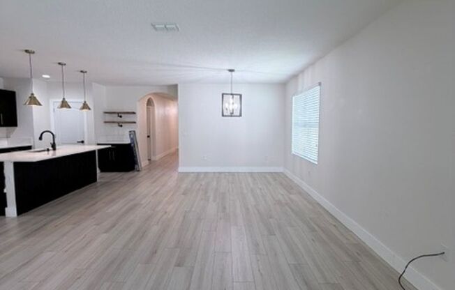 4/2 Home with Bonus in Kindred