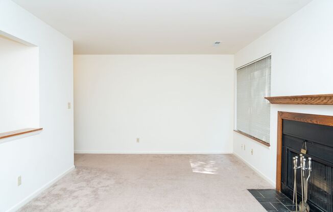 2 Bedroom Townhouse Available in July