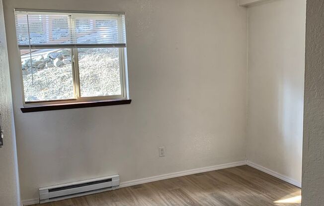 3 beds, 2 baths, 1,434 sqft, $2,450, Unit B110