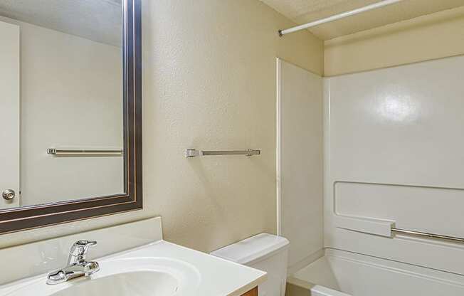 Bathroom in Lakeridge Square Apartments in Ashland VA
