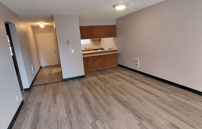 2 beds, 1 bath, $1,700, Unit 2