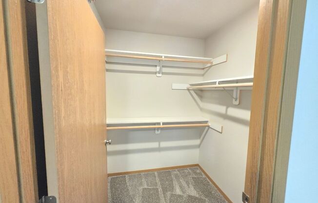 2 beds, 1 bath, 1,090 sqft, $1,230, Unit 3400 202