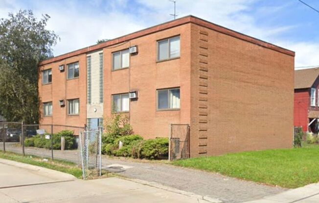 3250 E49th St Cleveland OH 44127 MFH12