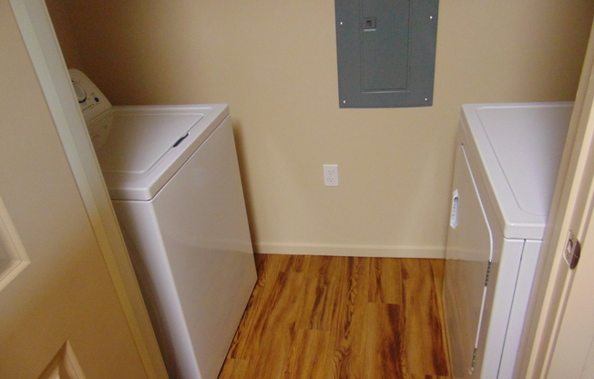1 bed, 1 bath, 730 sqft, $1,275, Unit Unit # 122