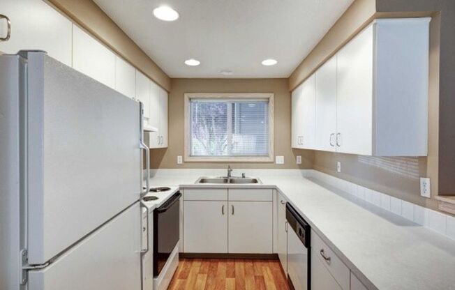 2 beds, 2.5 baths, 1,497 sqft, $2,020, Unit H41