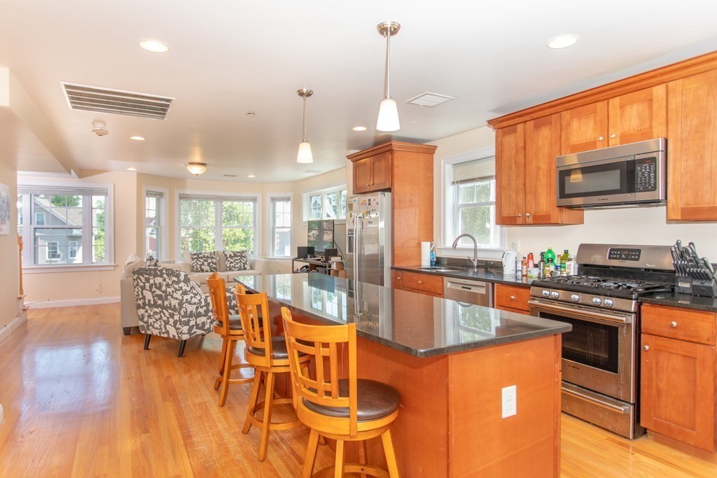 383 HYDE PARK AVE