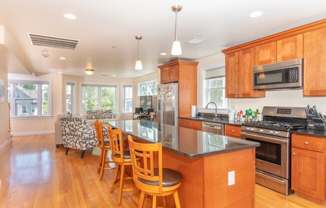 383 HYDE PARK AVE