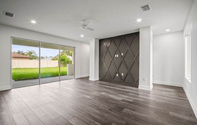 Luxury New construction 3 bedroom 2 baths located in North Port