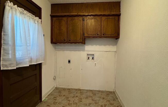 3 beds, 2 baths, $1,200