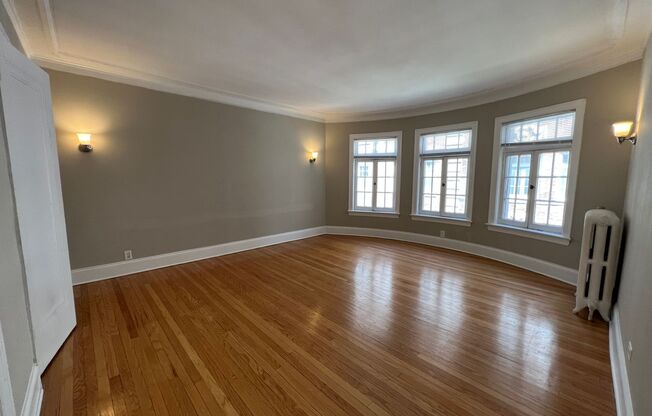 Beautiful Vintage Apartments Near Downtown Evanston