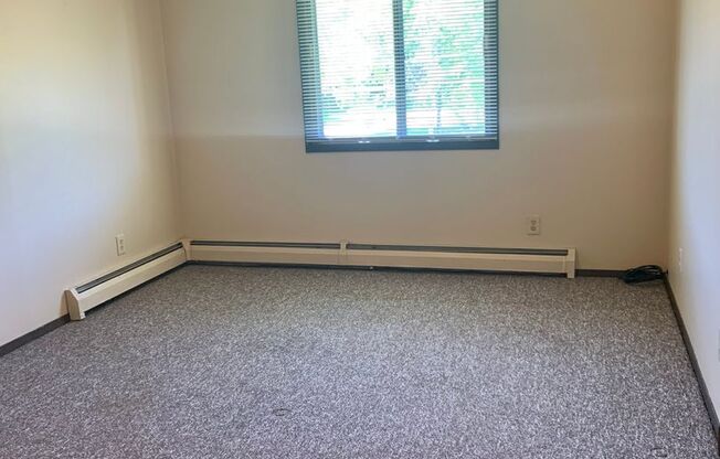 2 beds, 1 bath, 900 sqft, $999