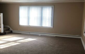 3 beds, 1 bath, $1,000, Unit 412 E Ave D - 1