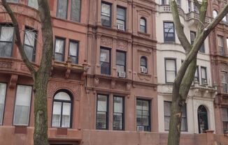 22 W 90 ST