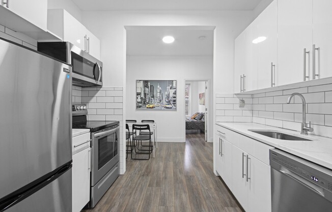 207 W 136 ST