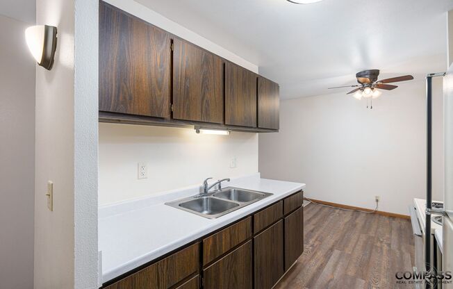 2 beds, 1.5 baths, 884 sqft, $1,275, Unit 311