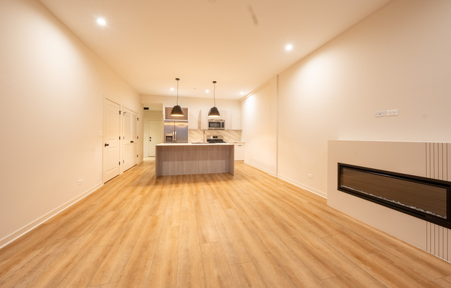 3207 N NARRAGANSETT AVE