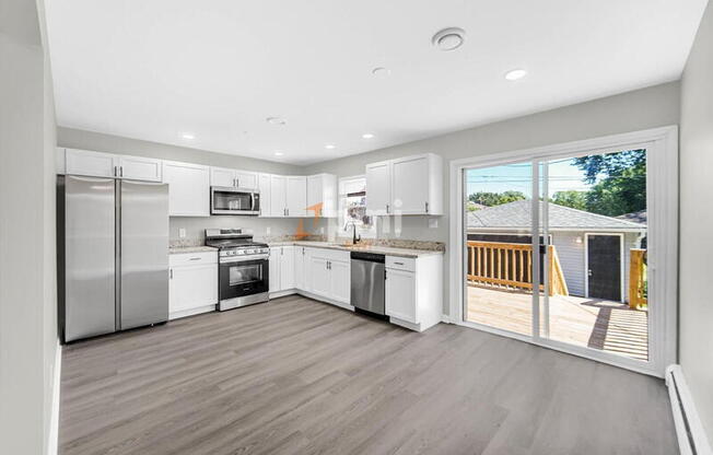2124 MARTHA ST
