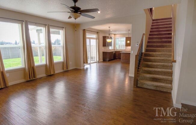 Gorgeous 4BD Home in Desirable Orchards Community! Fantastic Layout- Spacious Rooms!