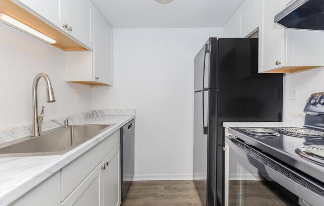 1 bed, 1 bath, 574 sqft, $774