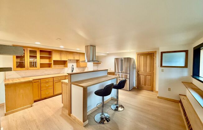 Brand New 1 bed, 1 bath with Den In Lynnwood $2495/mo.