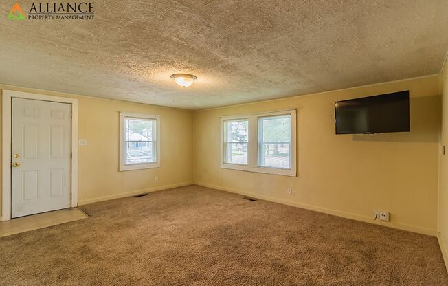 360° VIRTUAL TOUR ~ Great Location off Fort Riley Blvd with a Fenced Backyard!