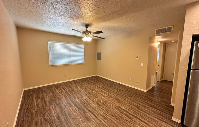 2 beds, 1 bath, 750 sqft, $1,000, Unit Mesta 710/12