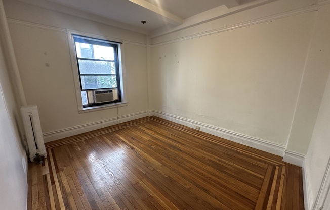 609 W 114 ST
