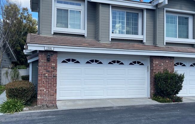 Updated 3BD/2.5BA 2-Story Townhouse in Prime Tustin Location!