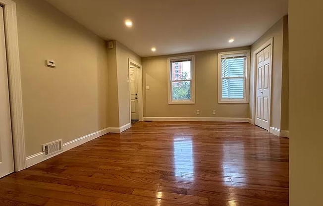 287 MONTICELLO AVE