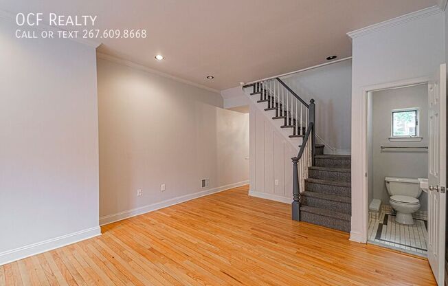 2210 LOMBARD ST