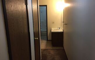 2 beds, 1 bath, 800 sqft, $845