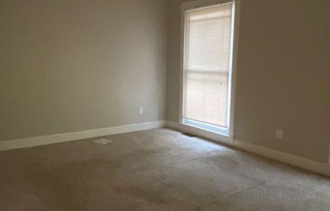 2 beds, 1 bath, 934 sqft, $1,450, Unit Unit B