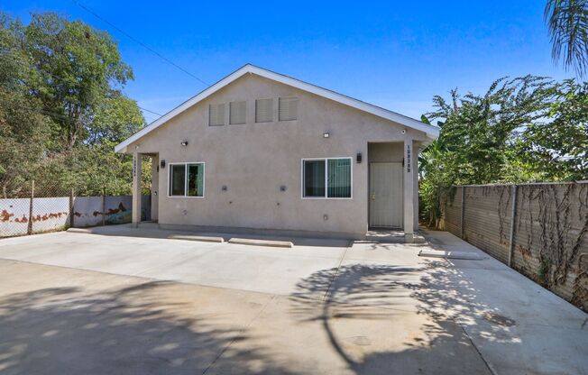 Carmenita Rd 10838